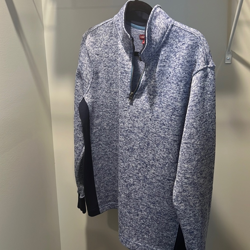 Large pullover with zipper